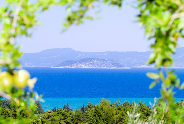 Pogled na Kornjačino ostrvo i Neos Marmaras